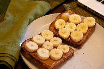 healthy breakfast - toast with banana and cinnamon