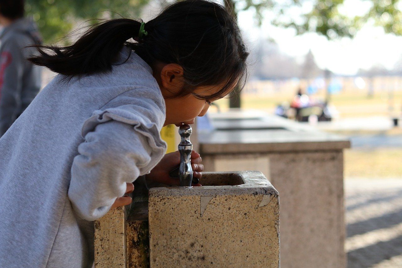 girl-drink-water