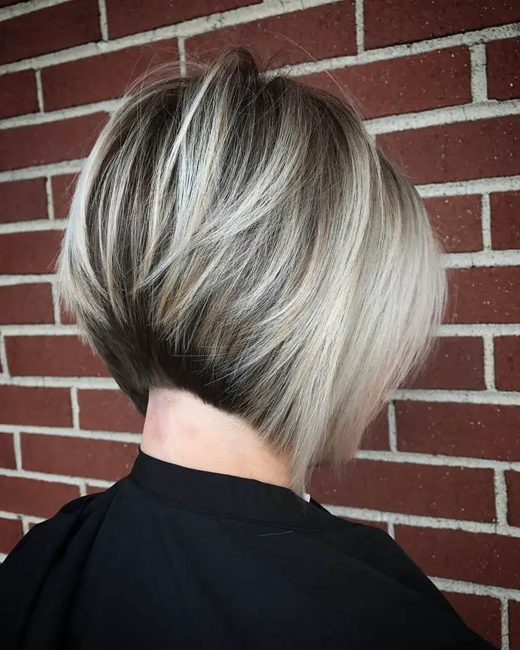 jagged-caramel-bob-with-blond-tips