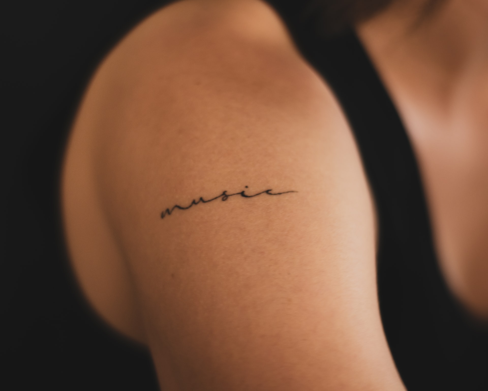 minimalistic-tattoo