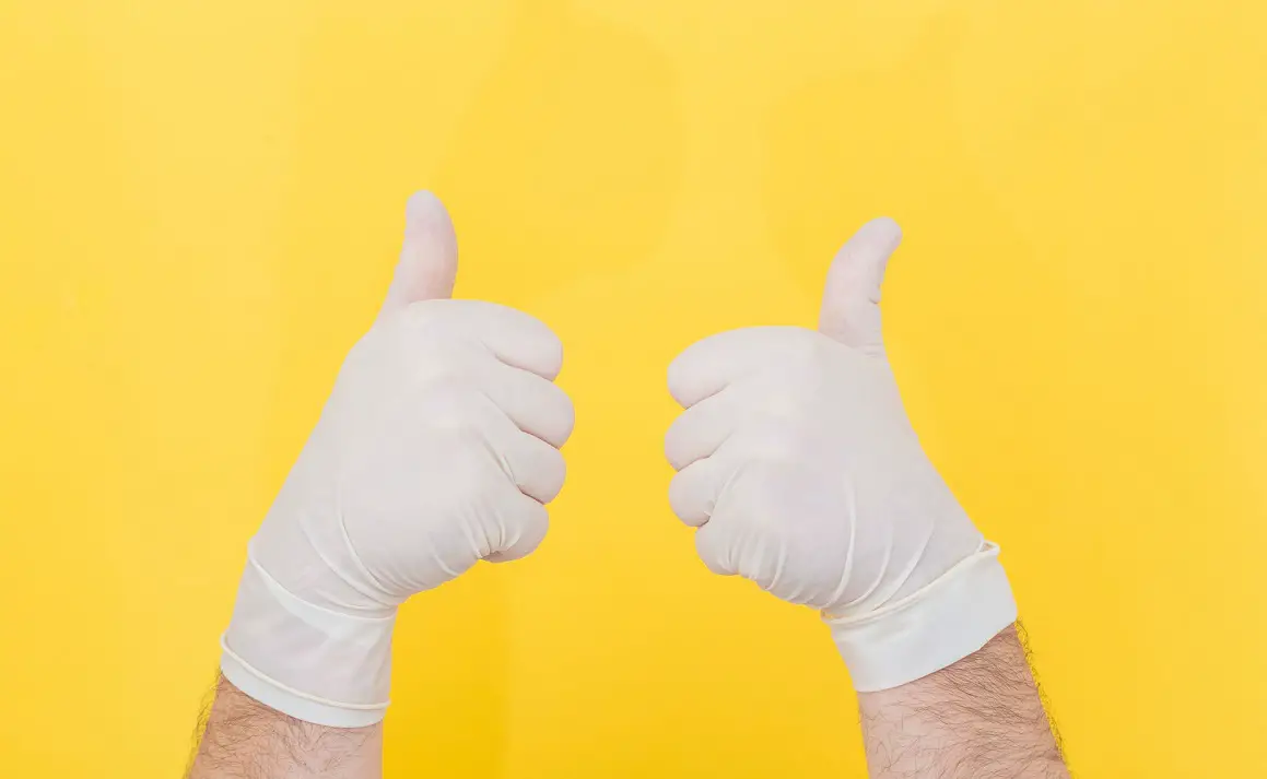thumbs-up-doctor-gloves