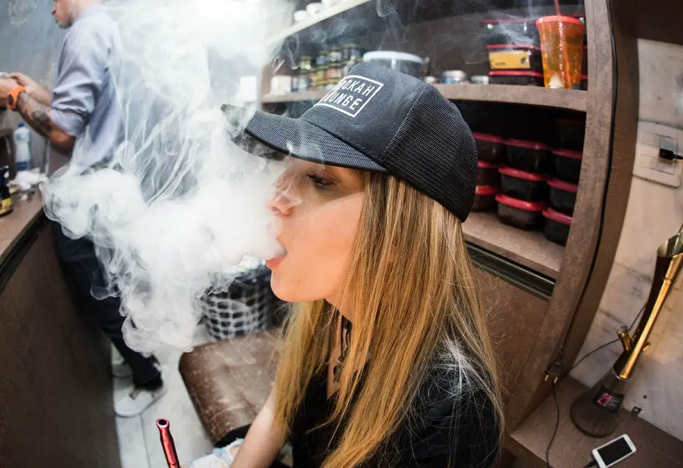 vaping-woman